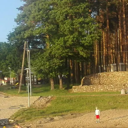 Fenced For 8 People, Only 150m From The Lake, In Сasa de vacaciones