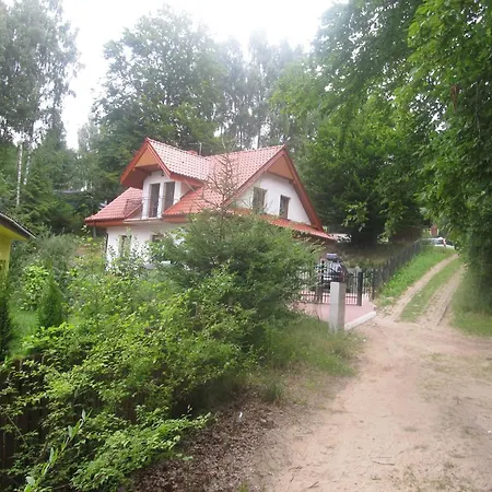 In Near Semesterbostad Kretowiny